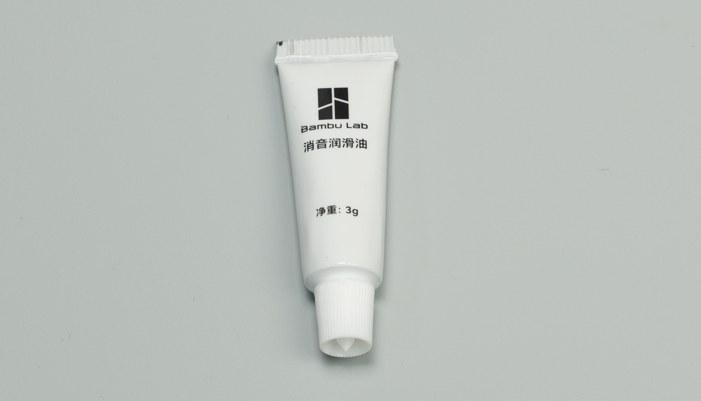012_12_lubricant_oil.jpg