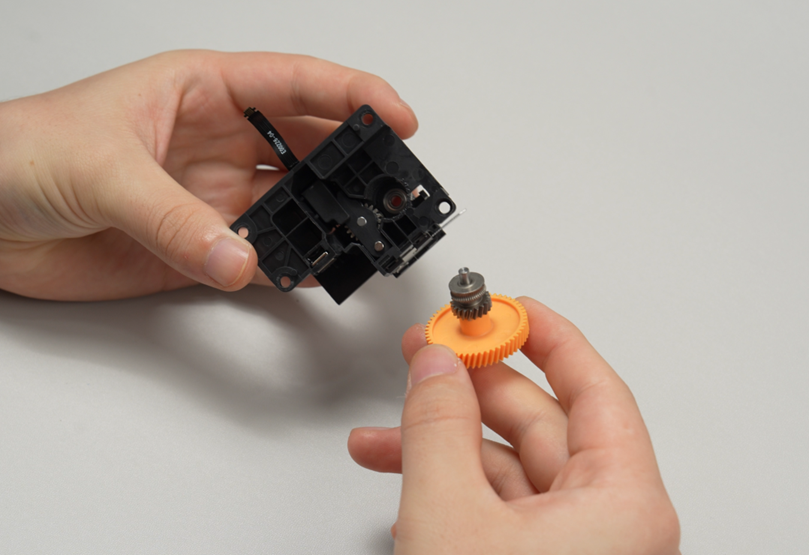 024_013_remove_extruder_gear.png.png