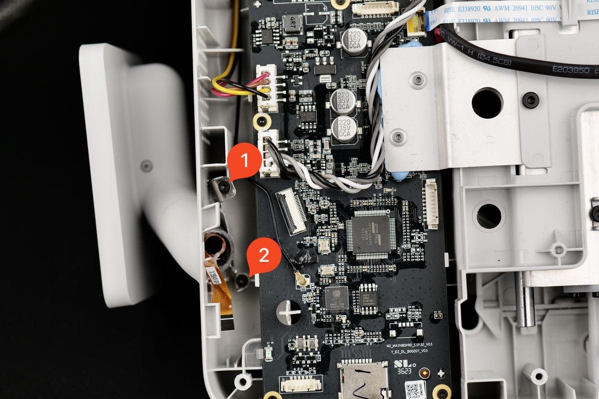 08_remove_the_touchscreen_clip_screws.jpeg