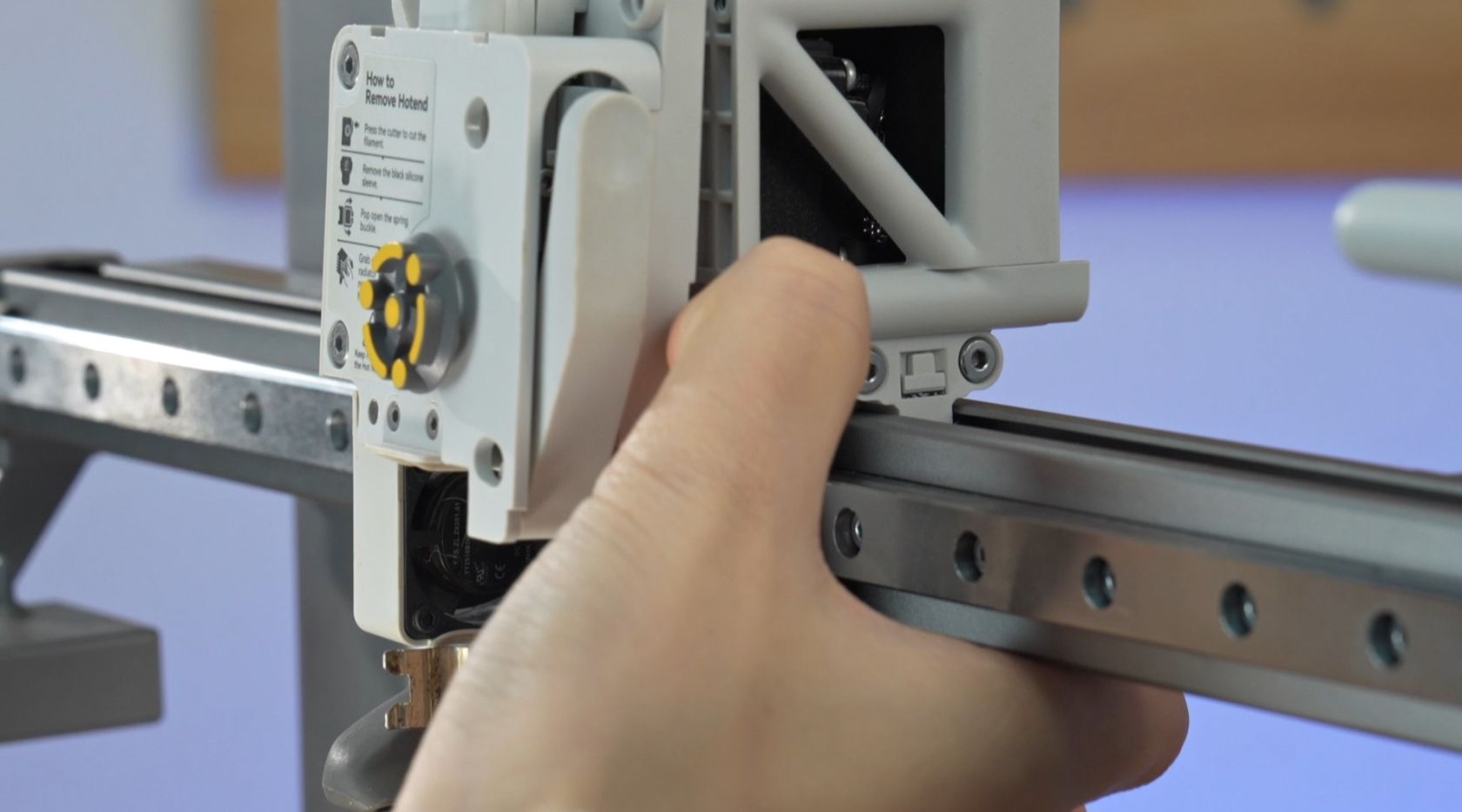 15_remove_cable_cover1.png