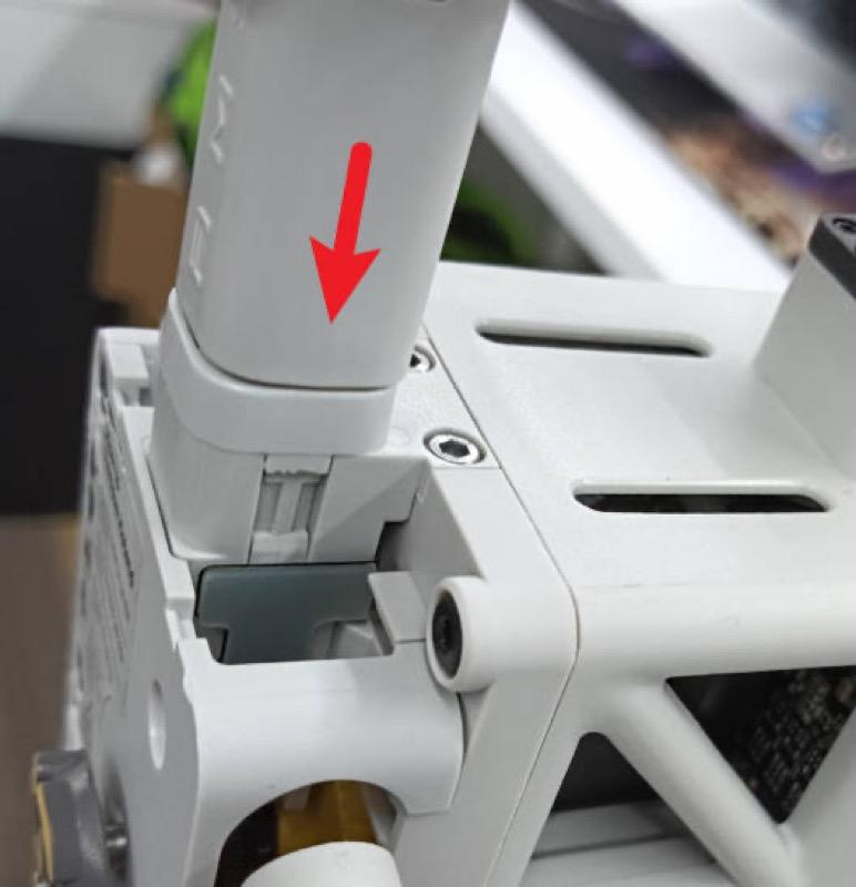 Bambu-Lab-A1-Filament-Stuck-in-Filament-Hub-34.jpg