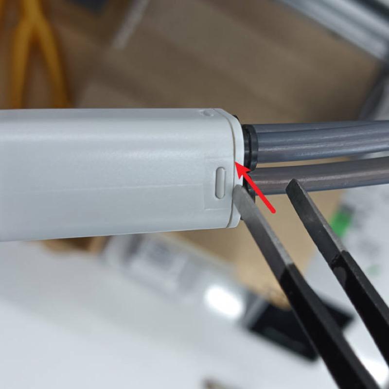 Bambu-Lab-A1-Filament-Stuck-in-Filament-Hub-11.jpg