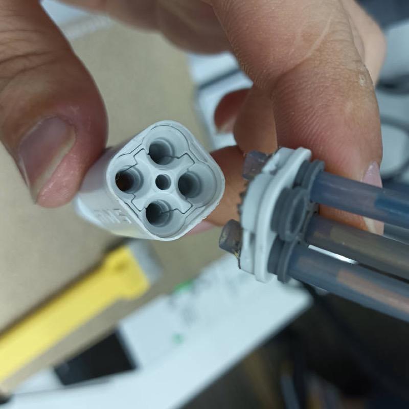 Bambu-Lab-A1-Filament-Stuck-in-Filament-Hub-13.jpg