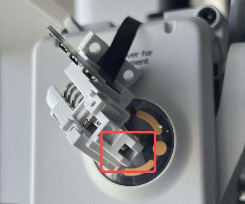 Bambu-Lab-A1-Filament-Stuck-in-Filament-Hub-22.jpg