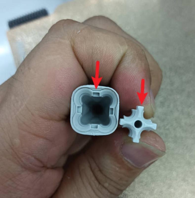 Bambu-Lab-A1-Filament-Stuck-in-Filament-Hub-27.jpg