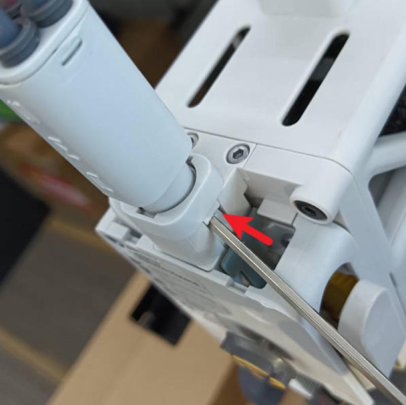 Bambu-Lab-A1-Filament-Stuck-in-Filament-Hub-6.jpg