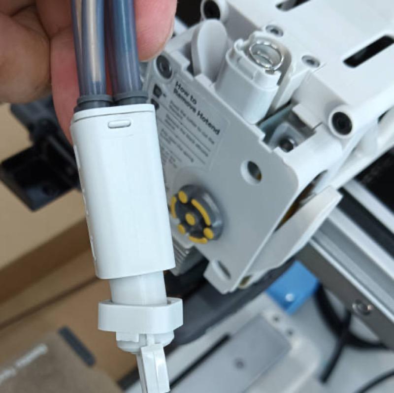 Bambu-Lab-A1-Filament-Stuck-in-Filament-Hub-8.jpg