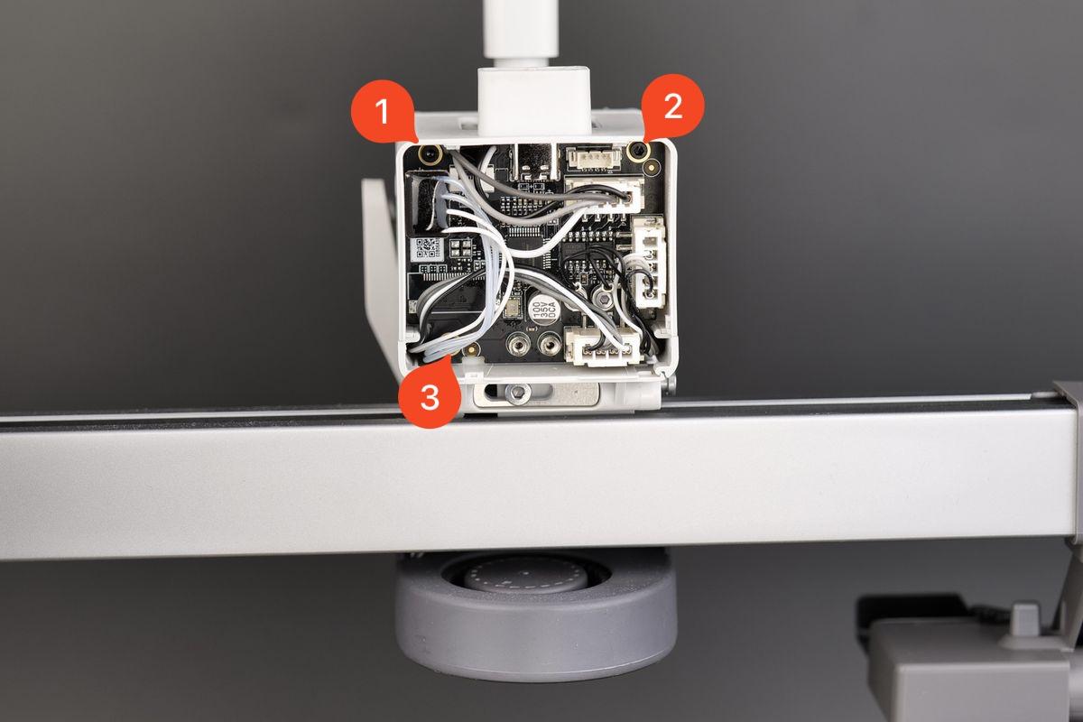 image_004_remove_the_th_board_screws.jpeg