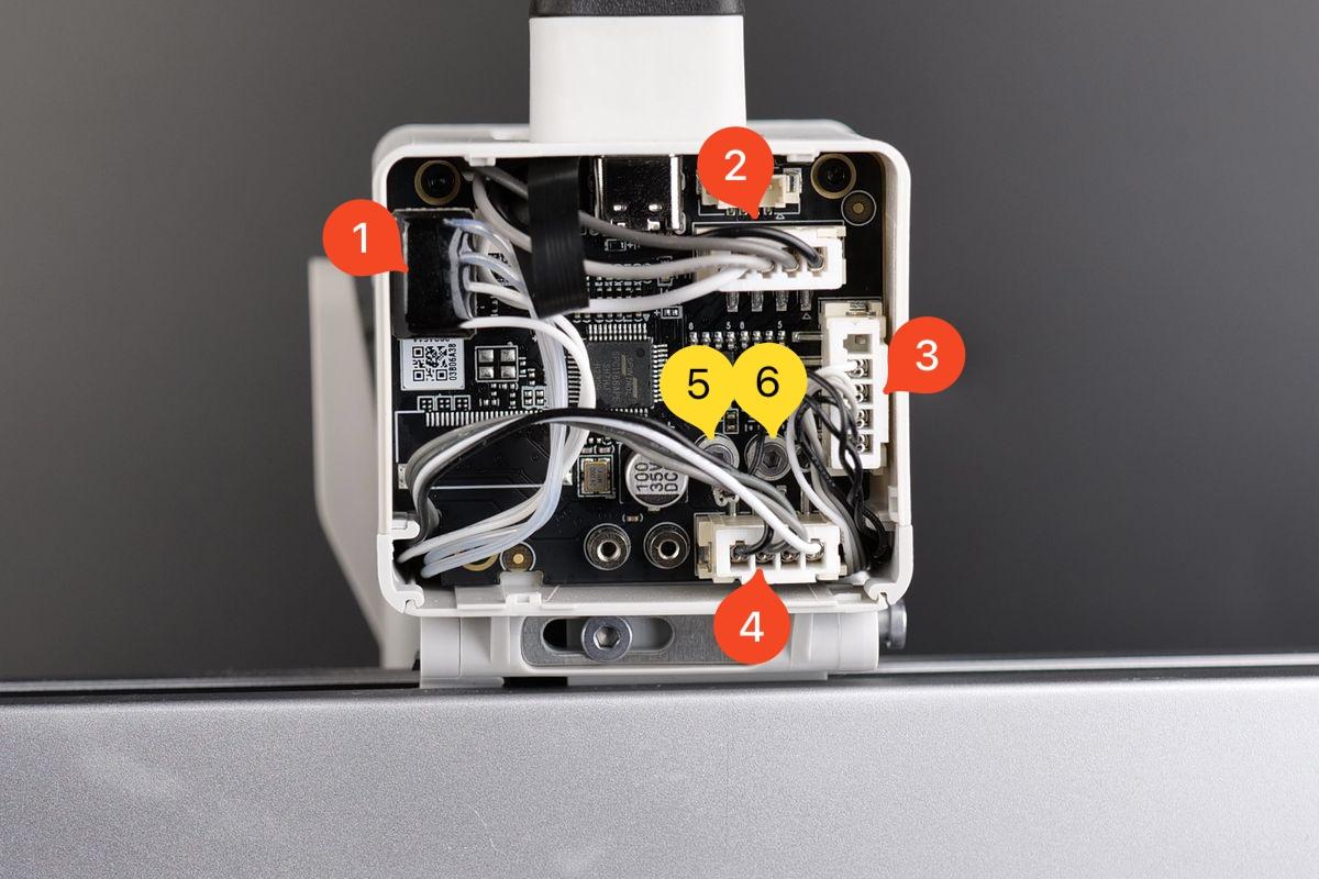 image_020_th_board_cables_on_a1.jpeg