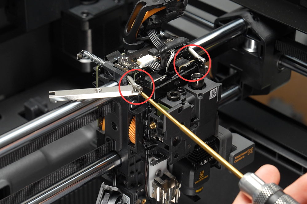 img_007_replace_connector_retaining_clip_001.png