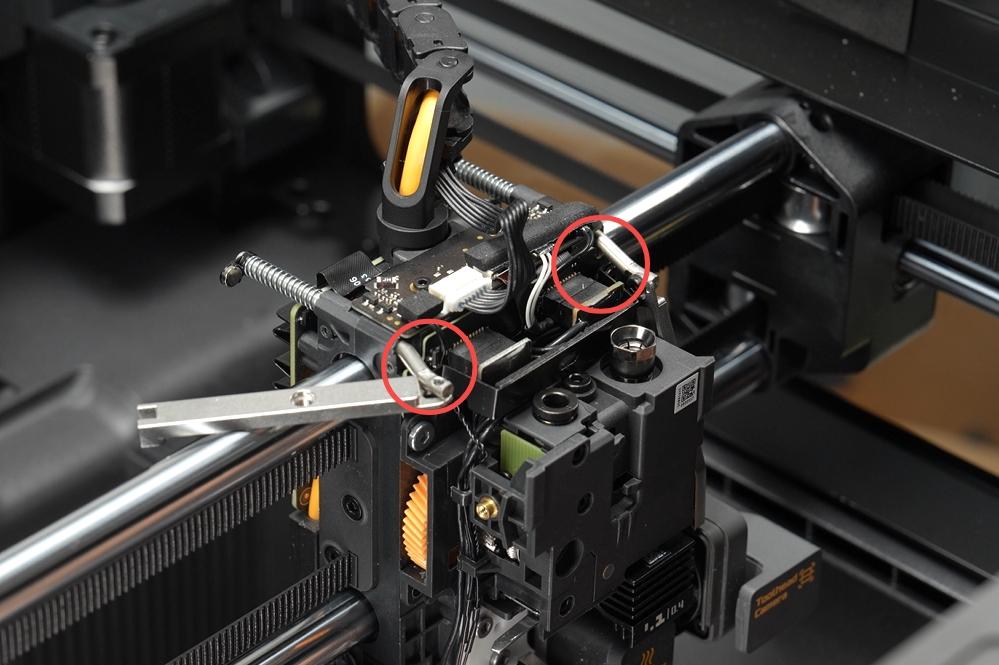 img_018_install_connector_retaining_clip_001.jpg