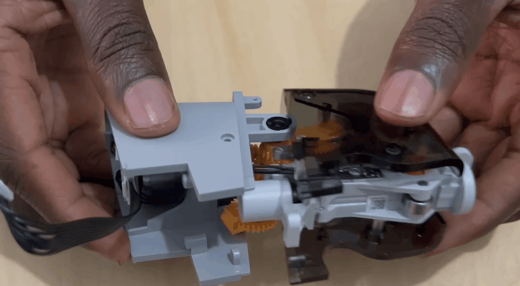 05_detach_upper_cover_and_base.gif