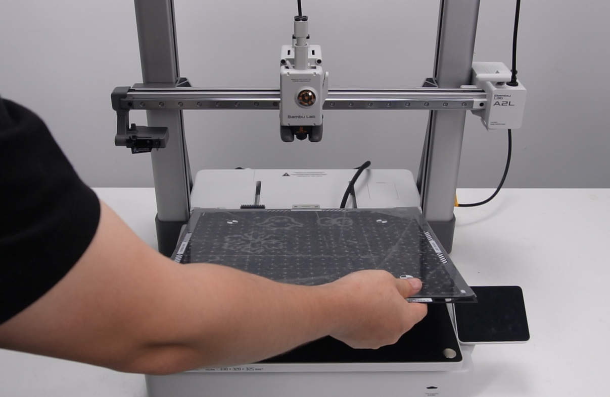 วาง Cutting Platform ให้ตรงกับขอบ Heatbed
