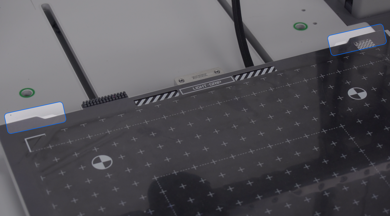 ลอกฟิล์มใสออกจาก Cutting Platform