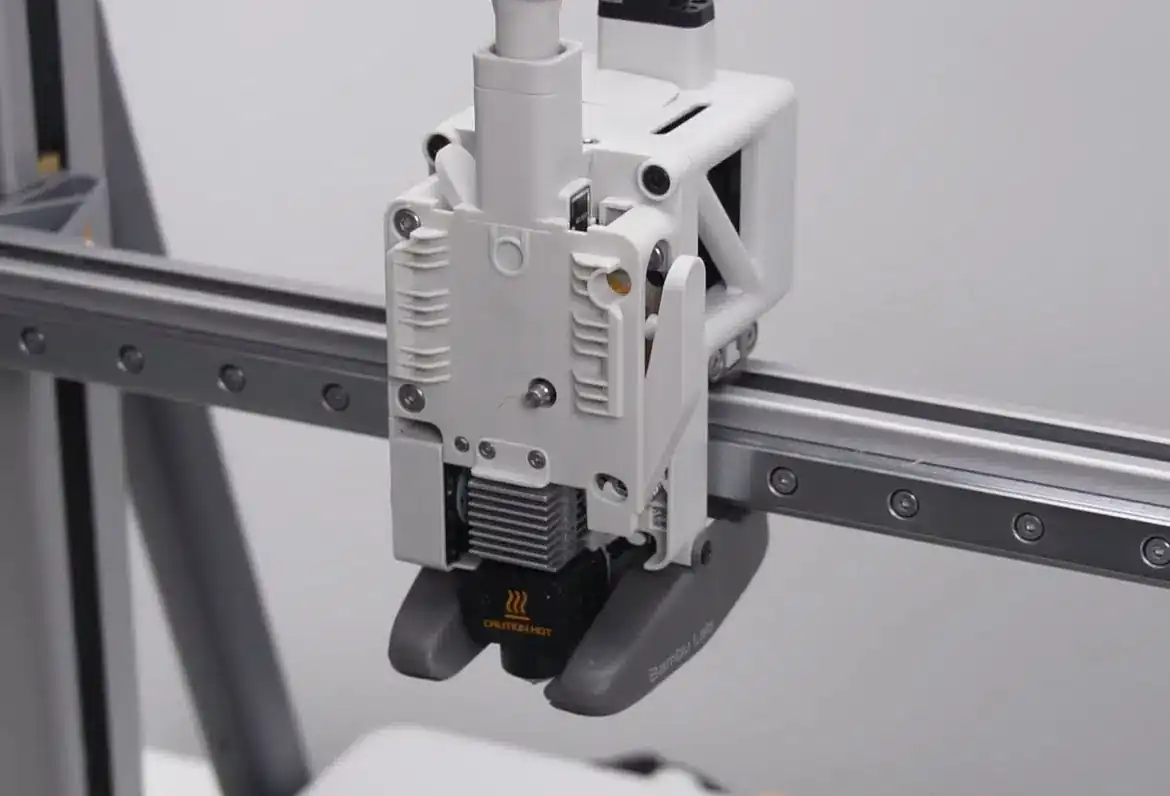 กด quick-release lever เพื่อล็อกโมดูล