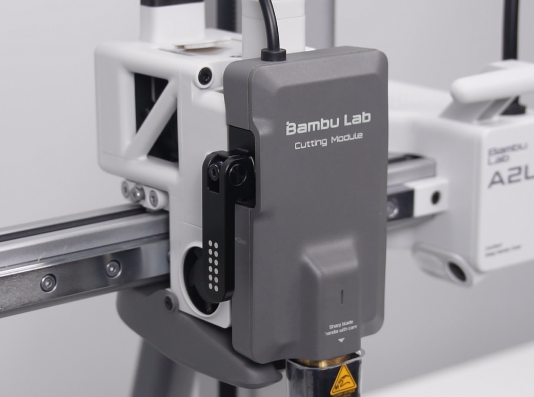 เปิดฝาปิดกันฝุ่นของพอร์ตเชื่อมต่อบน Toolhead